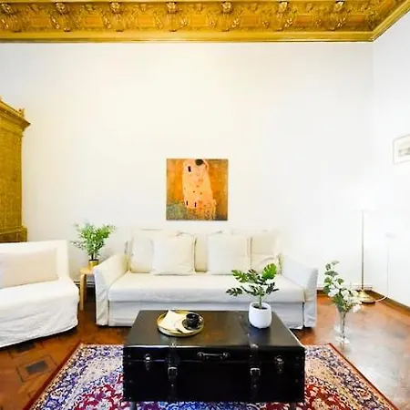 Yellowboot Boutique Old Town Bucharest