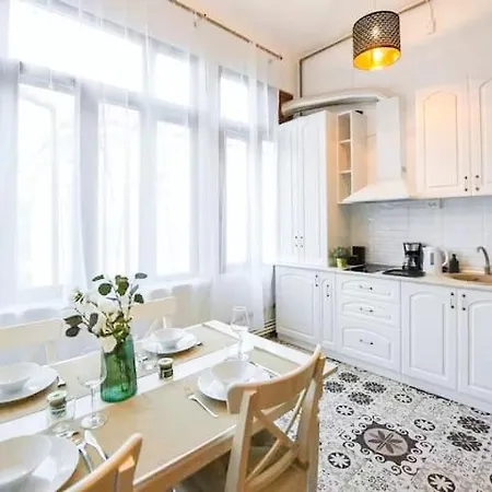 Apartment Yellowboot Boutique Old Town Bucharest
