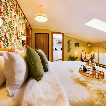 Yellowboot Boutique Old Town Apartment Bucharest