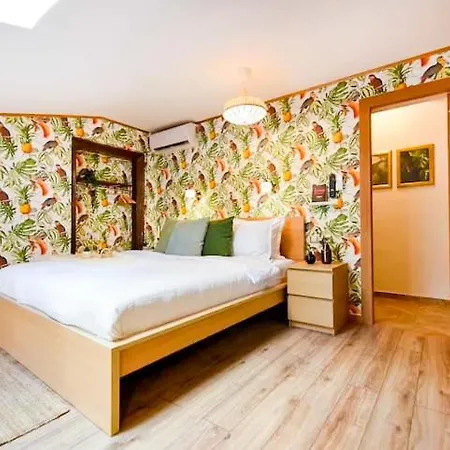 Yellowboot Boutique Old Town Apartment