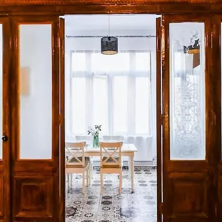 Yellowboot Boutique Old Town Apartment *