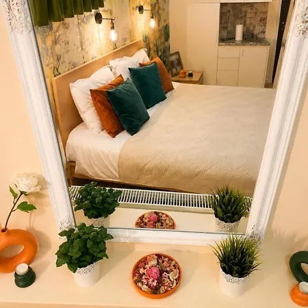 Yellowboot Boutique Old Town Apartment