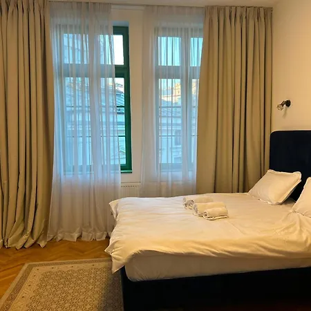 Yellowboot Boutique Old Town Apartment *